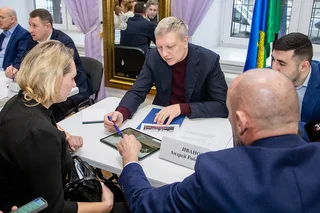 Глава Одинцовского округа Андрей Иванов вместе с профильными заместителями провел личный прием в Звенигороде