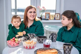 Андрей Иванов встретился с семьей погорельцев из Звенигорода