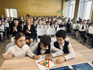 Одинцовские ЮИДовцы вместе с сотрудниками Госавтоинспекции провели занятия со школьниками