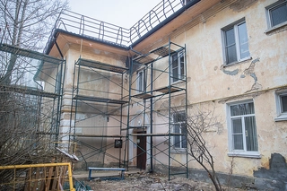 На улице Генерала Вотинцева в Кубинке завершается капитальный ремонт кровель жилых домов № 3 и № 5