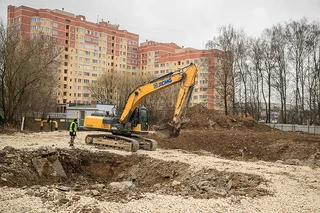 В Звенигороде снесли недостроенное здание в микрорайоне Пронина