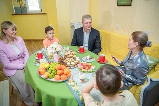 Андрей Иванов поздравил супругу участника спецоперации с 8 марта