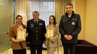 Начальник Барвихинского отдела полиции Одинцовского округа подполковник полиции Игорь Хохлов провел рабочую встречу с сотрудниками банков, а также поздравил женщин с наступающим Международным женским днём