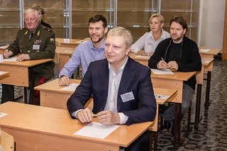 Глава муниципалитета Андрей Иванов сдавал Единый государственный экзамен на региональной площадке в Одинцовской лингвистической гимназии