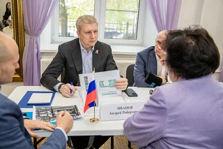 Глава Одинцовского округа провёл личный прием в рамках «Выездной администрации» в Звенигороде