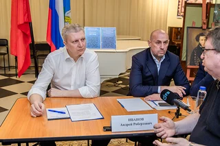 Глава Одинцовского округа Андрей Иванов вместе с профильными заместителями провел личный прием «Выездной администрации» в Больших Вяземах