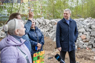 Как сообщил глава Одинцовского округа Андрей Иванов, полностью ликвидировать недострой планируется к 9 мая — подрядная организация очистит площадку от строительного мусора