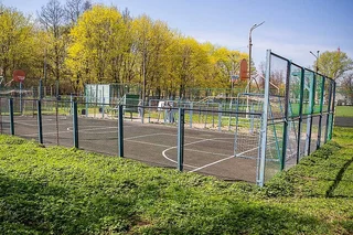 Спортивную площадку на улице Институт в Больших Вяземах реконструируют