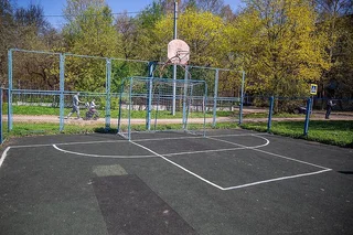 Спортивную площадку на улице Институт в Больших Вяземах реконструируют