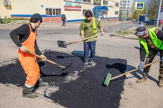 Андрей Иванов проинспектировал ход ремонта дороги в Больших Вязёмах