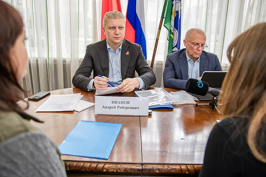 Глава Одинцовского округа Андрей Иванов и его профильные заместители провели личный прием в формате «Выездной администрации» в территориальном управлении Назарьевское, Май