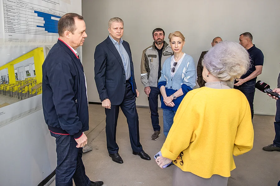 ZV3 s, Глава Одинцовского округа Андрей Иванов проверил ход ремонта Васильевской школы в поселке Санатория имени Герцена