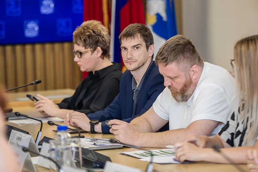 ZV3 s, Совещание по работе общественного транспорта провел Андрей Иванов