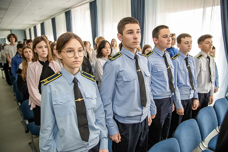 ZV3 s, Андрей Иванов наградил пятерых подростков за спасение людей при пожаре