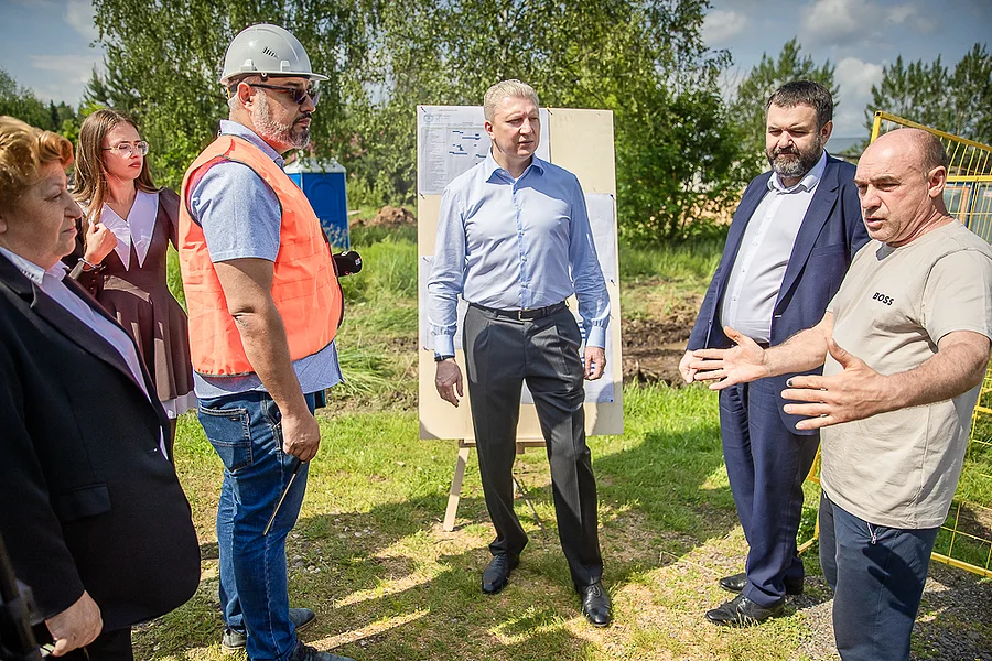 ВЗУ текст 2, Глава Одинцовского округа вместе с жителями проинспектировал строительство водозаборного узла в деревне Хлюпино