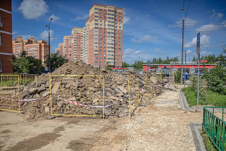 ZV3 s, В звенигородском микрорайоне Супонево благоустраивают дворовую территорию у домов № 4 — № 6
