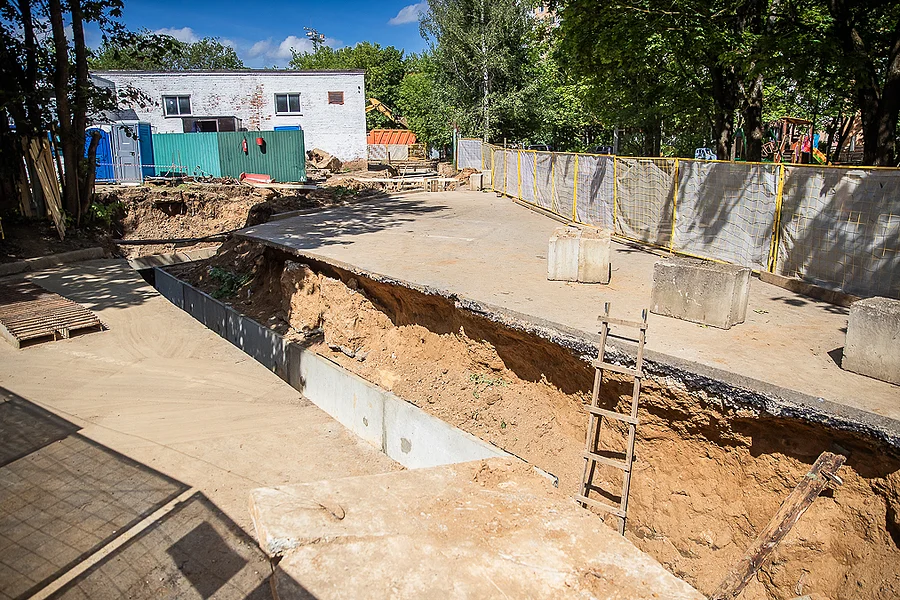ZV3 s, Перекладку теплотрассы на Нахабинском шоссе в Звенигороде проверил Андрей Иванов