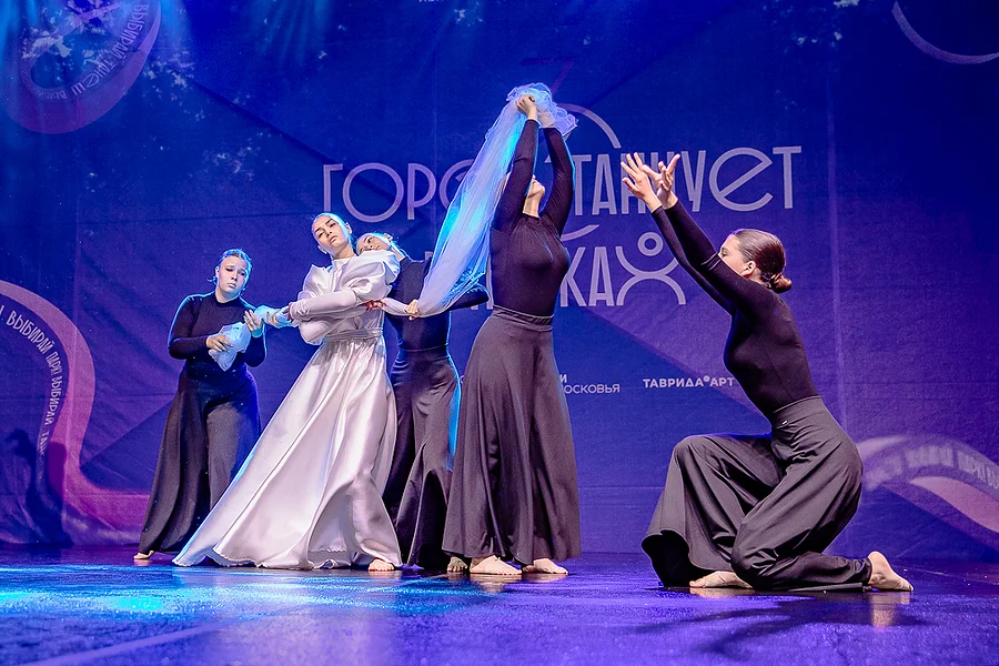 Хореографические коллективы Звенигорода прошли в финал проекта «Город танцует в парках», Июнь