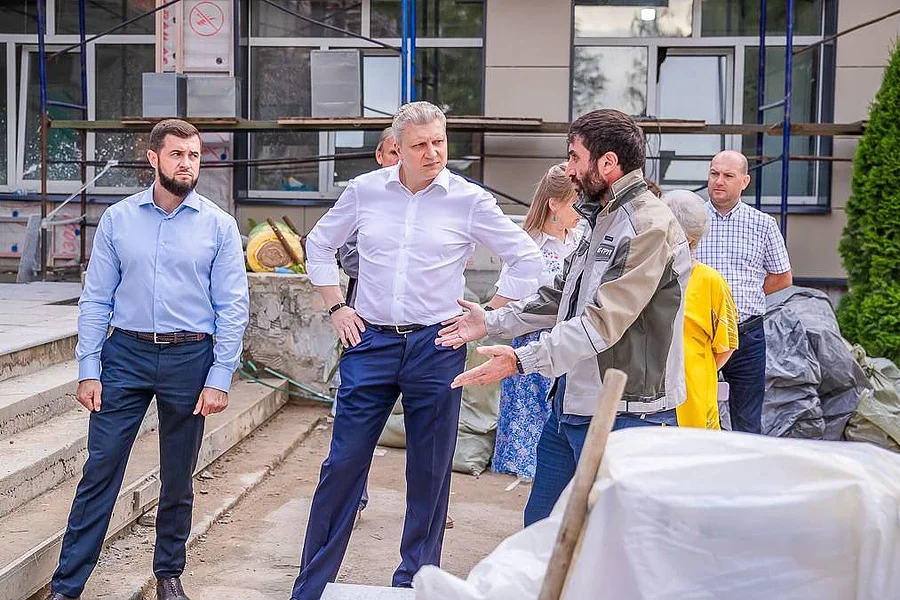«Есть и важные изменения в планировке: в школе появится полноценный пищеблок с полным циклом приготовления еды», — отметил глава Одинцовского округа Андрей Иванов, Обновленная Васильевская школа откроется в этом году
