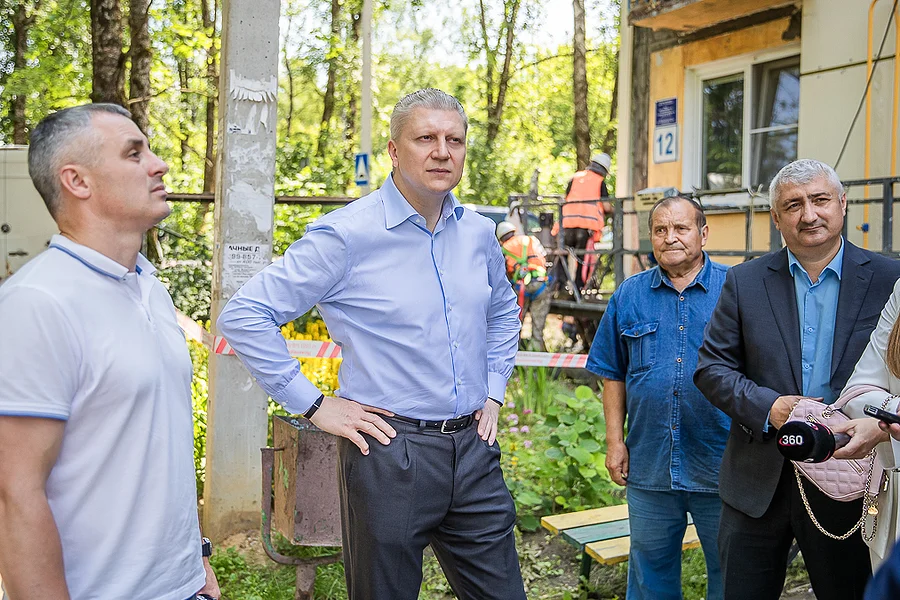 ZV3 s, Ход капитального ремонта жилого дома № 12 в городке Кубинка-10 проверил Андрей Иванов
