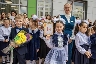 В Звенигороде 1 сентября тожественно открылось новое образовательное учреждение — школа на 1100 мест в микрорайоне Восточный