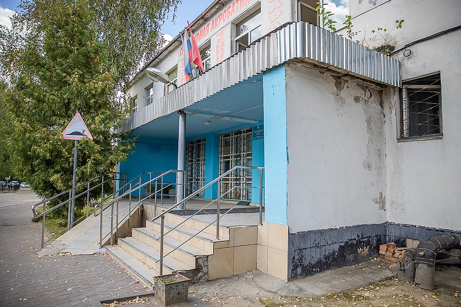 ZV3 s, Демонтажные работы проводят в спортивной школе «Старый городок»
