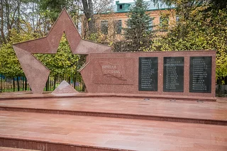 В поселке Горки-2 завершился капитальный ремонт памятника Воинам-землякам