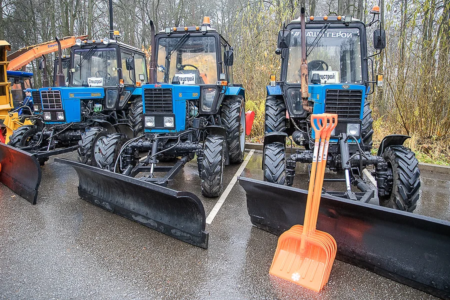 фото текст 1, Андрей Иванов провёл плановый смотр спецтехники перед зимним периодом в Звенигороде