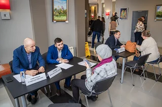 Глава Одинцовского округа Андрей Иванов провел личный прием «Выездной администрации» в Звенигороде — на площадке Культурного центра имени Любови Орловой на улице Московская