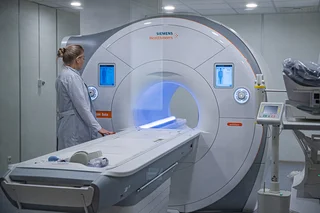 После капитального ремонта открылся хирургический корпус Одинцовской областной больницы. В четверг, 21 ноября, глава муниципалитета Андрей Иванов совместно с заместителем Председателя Правительства Московской области — министром здравоохранения Московской области Максимом Забелиным и главным врачом ООБ Иваном Каприным осмотрели обновленное медучреждение