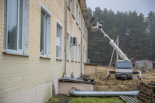 Глава Одинцовского округа Андрей Иванов во вторник, 2 декабря, проверил ход ремонта Часцовской амбулатории — работы на объекте ведутся по госпрограмме Московской области и курируются подмосковным Министерством здравоохранения
