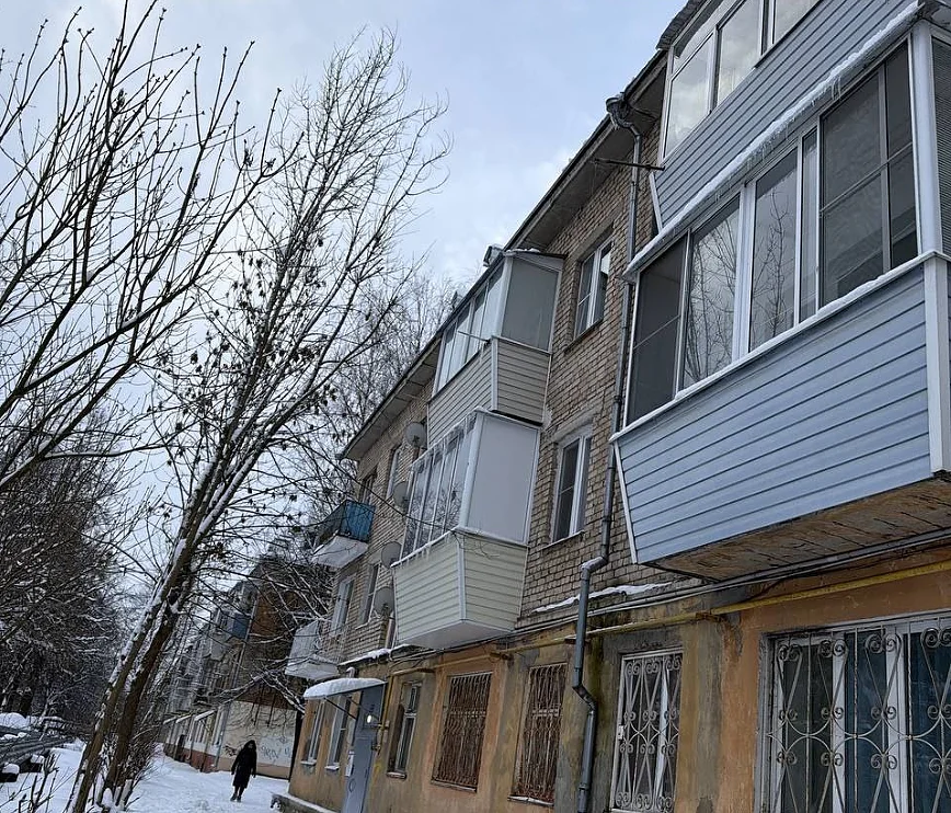 В Одинцовском округе промышленные альпинисты очищают от сосулек до пяти кровель в день, Январь