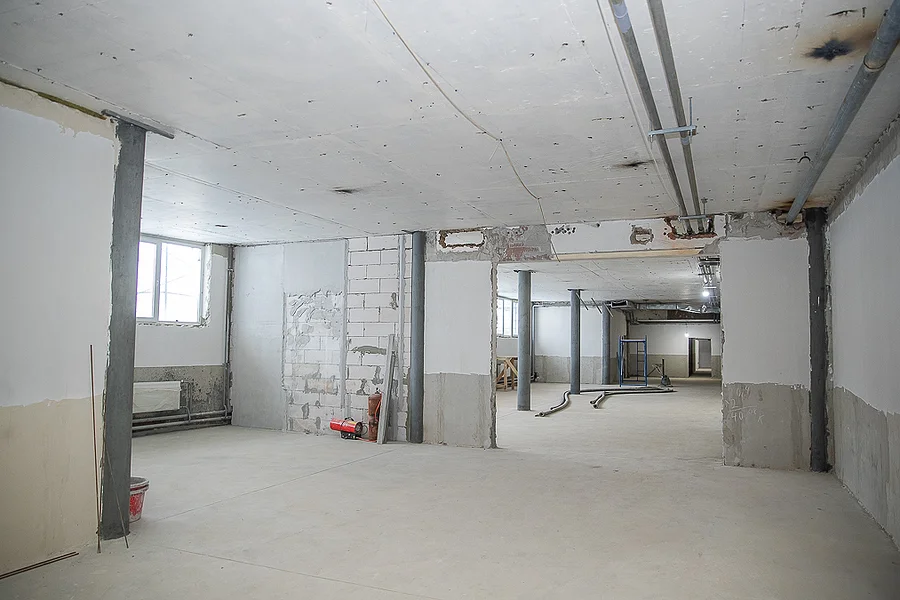 s, В звенигородской Академии дзюдо идет подготовка к монтажу воздуховодов и электрики