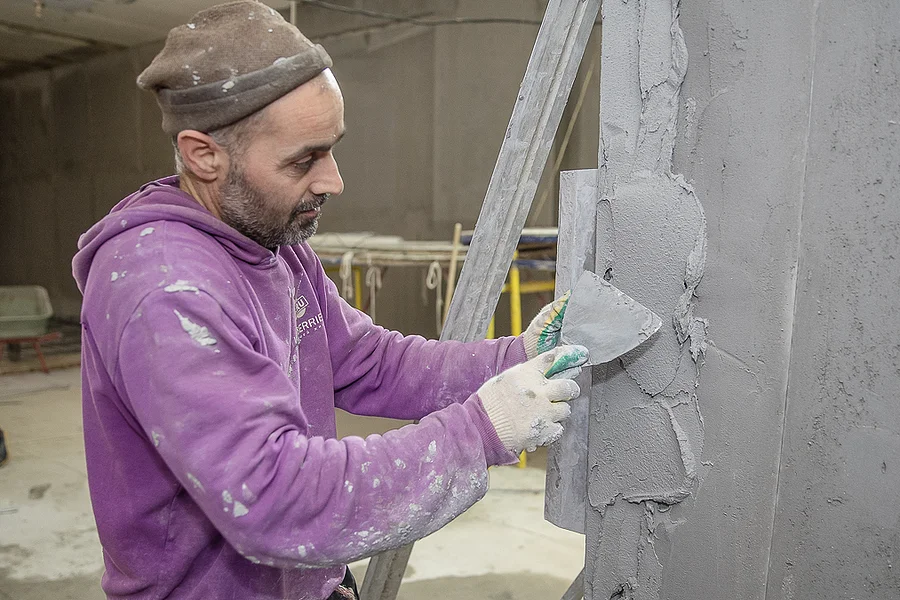 Утепление фасадов завершается в ремонтируемом здании спортивной школы «Старый городок», Утепление фасадов завершается в ремонтируемом здании спортивной школы «Старый городок»