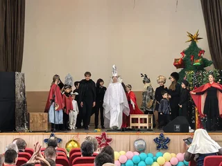 Спектакль «Снежная королева» театра «Серебряные крылья» прошел в Добром доме «Одинцовский»