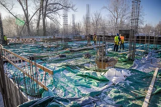 Глава Одинцовского округа Андрей Иванов в пятницу, 6 февраля, проверил ход строительства новой поликлиники на 300 посещений в смену в Голицыно