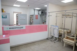 Глава Одинцовского округа Андрей Иванов в пятницу, 13 февраля, вместе с главным врачом Одинцовской больницы Иваном Каприным проверил ход текущего ремонта в амбулатории поселка Горки-10