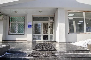 Глава Одинцовского округа Андрей Иванов в пятницу, 13 февраля, вместе с главным врачом Одинцовской больницы Иваном Каприным проверил ход текущего ремонта в амбулатории поселка Горки-10