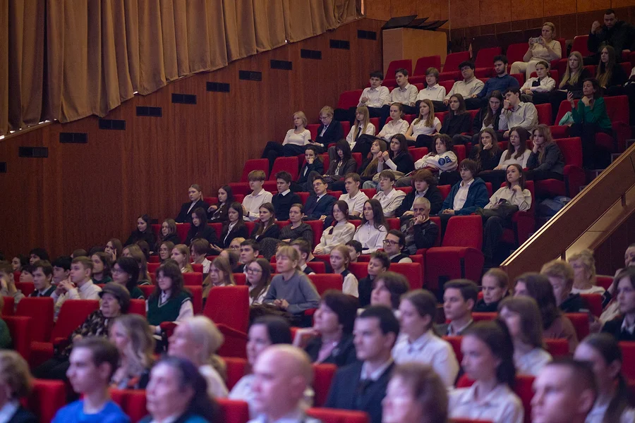 Философ Александр Дугин провел беседу о патриотизме в Одинцово, Философ Александр Дугин провел беседу о патриотизме в Одинцово