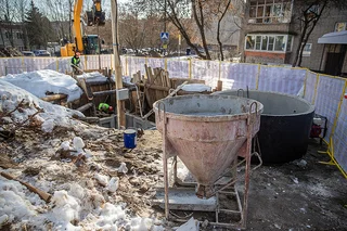Глава Одинцовского округа Андрей Иванов во вторник, 17 марта, проверил ход капитального ремонта сетей водоснабжения в поселке Лесной Городок
