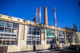 Глава Одинцовского округа Андрей Иванов и депутат Московской областной Думы Дмитрий Голубков во вторник, 24 марта, проверили ход реконструкции котельной в коттеджном поселке «Жуковка-2»
