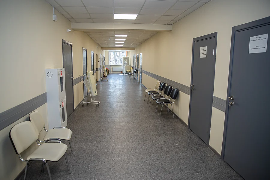 s 2, Ход ремонта врачебной амбулатории в поселке Барвиха проверил Андрей Иванов