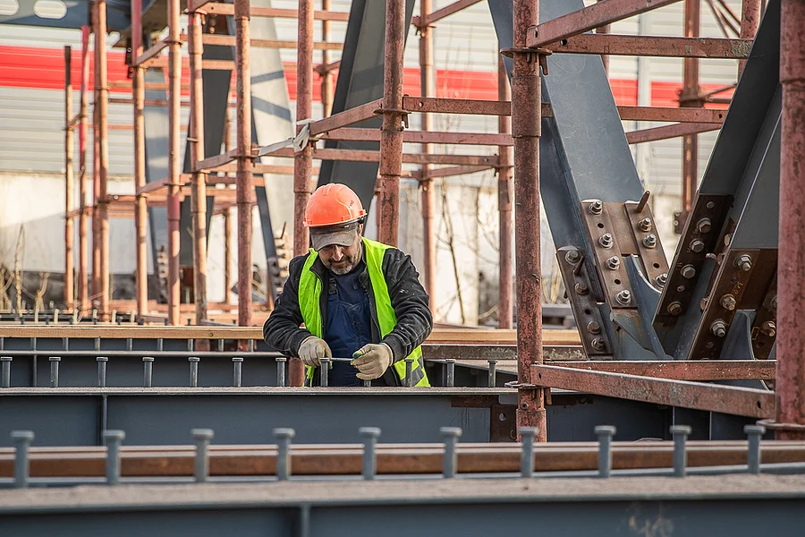 s, В ЖК «Рублевский» продолжается строительство перехода через ж\д пути