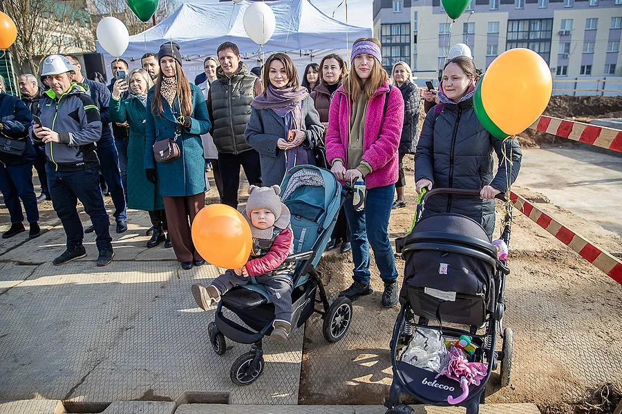 s, Капсулу времени в основание нового садика заложил Андрей Иванов вместе с жителями ЖК «Одинцовские кварталы»