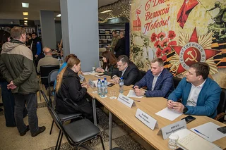 Глава Одинцовского округа Андрей Иванов вместе с профильными заместителями провел во вторник, 14 апреля, личный прием в формате «Выездной администрации» в территориальном управлении Никольское — на площадке Дома культуры «Полет»