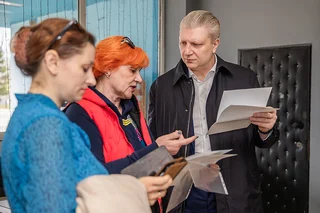 Глава Одинцовского округа Андрей Иванов вместе с профильными заместителями провел во вторник, 14 апреля, личный прием в формате «Выездной администрации» в территориальном управлении Никольское — на площадке Дома культуры «Полет»