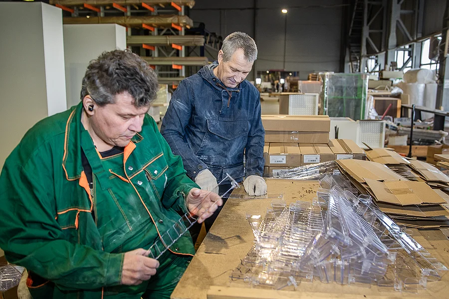 s, Завод компании «Зенит Ритейл Солюшнс» в Больших Вяземах посетили представители окружной администрации