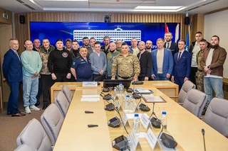 Глава Одинцовского округа Андрей Иванов во вторник, 31 марта, вручил членские билеты 24-м участникам подмосковной Ассоциации ветеранов СВО