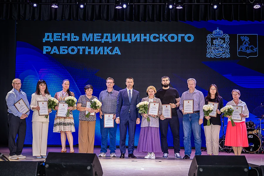 s 2, Максим Забелин и Андрей Иванов поздравили медицинских работников с профессиональным праздником.