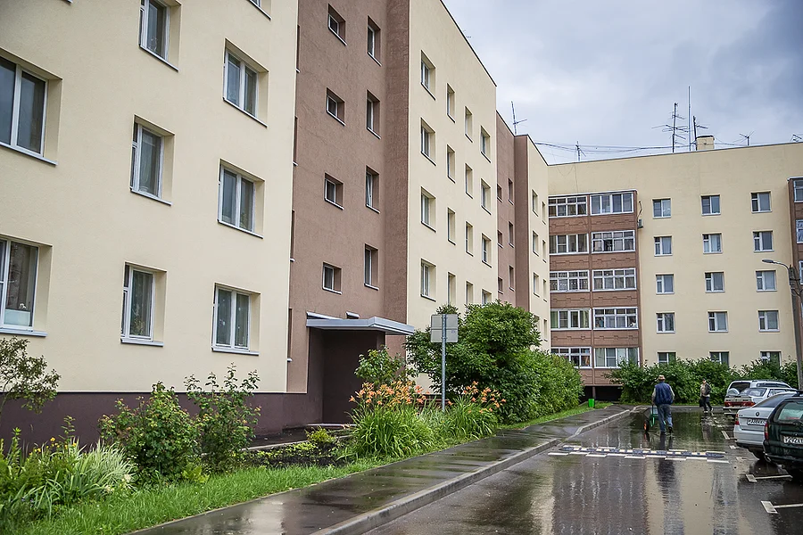 s, В поселке Покровский городок завершился капитальный ремонт фасадов дома № 14